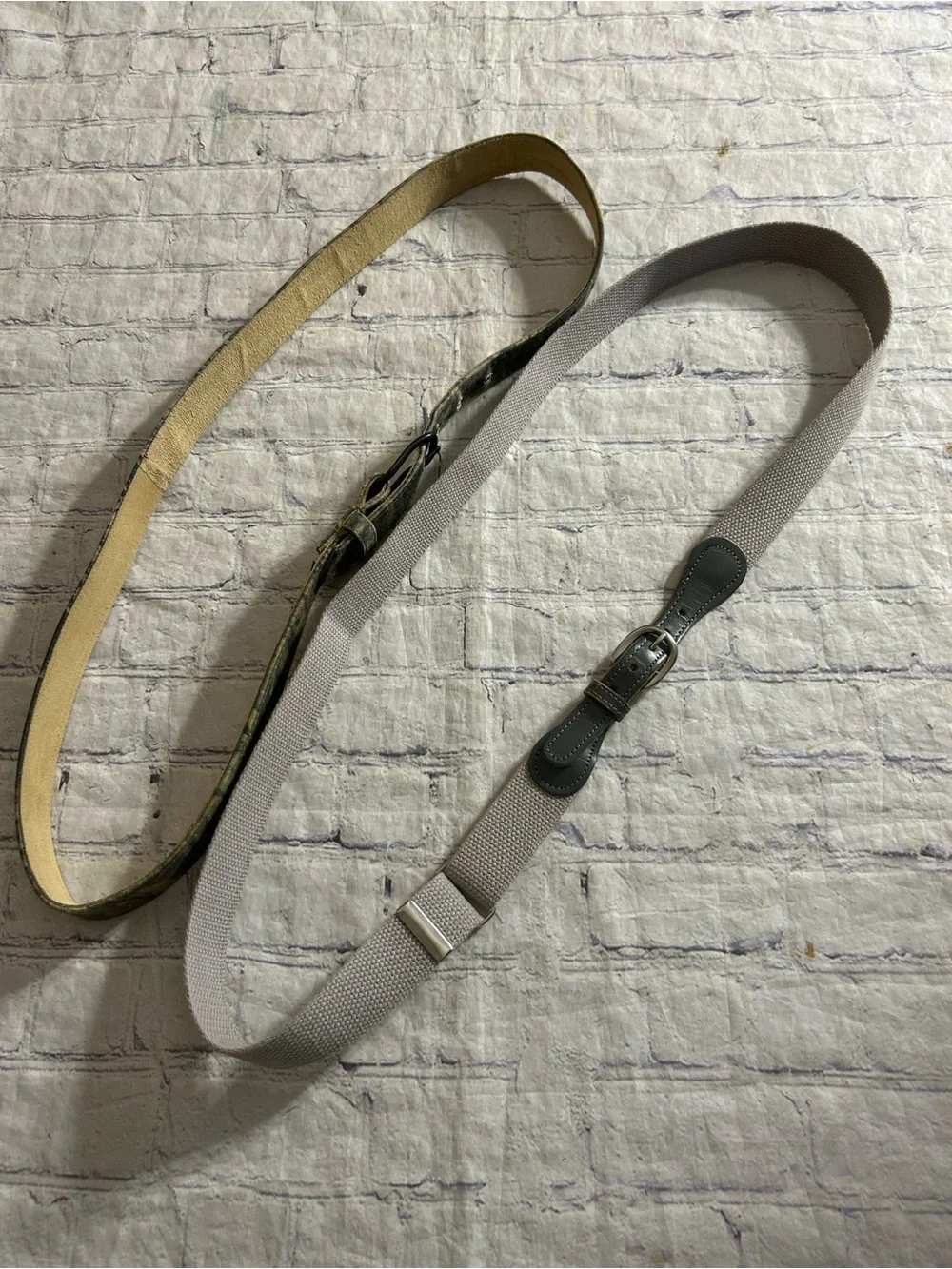 MOSSY OAK CAMOUFLAGE CLOTH BELT AND VTG CINTAS BEIGE WEB BELT ADJUSTABLE